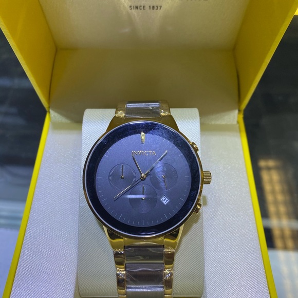 Watch - Picture 3 of 3